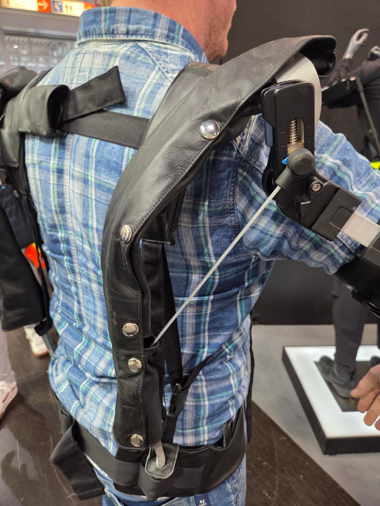 360 - Schweißschutz-Exoskelett